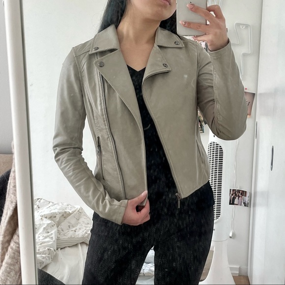 Guess white faux leather jacket - Picture 2 of 7